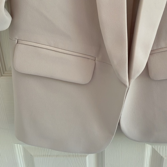 Blazer - Picture 4 of 7